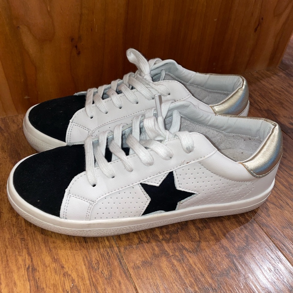 Steve Madden Sneakers